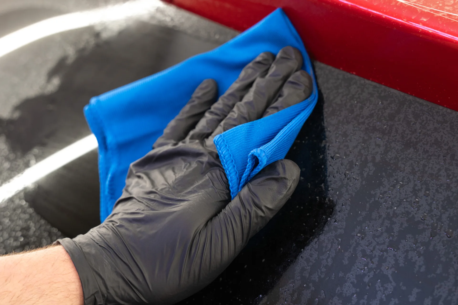 Passage de la microfibre sur le verre en passes droites